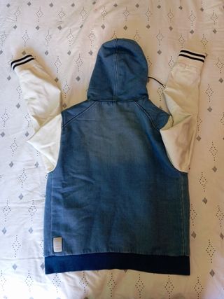 Sudadera Zara estilo americano

