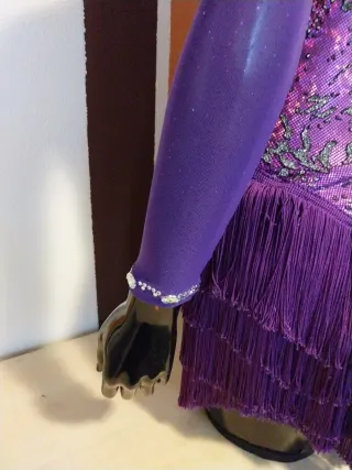 Maillot de baile morado y beige con flecos