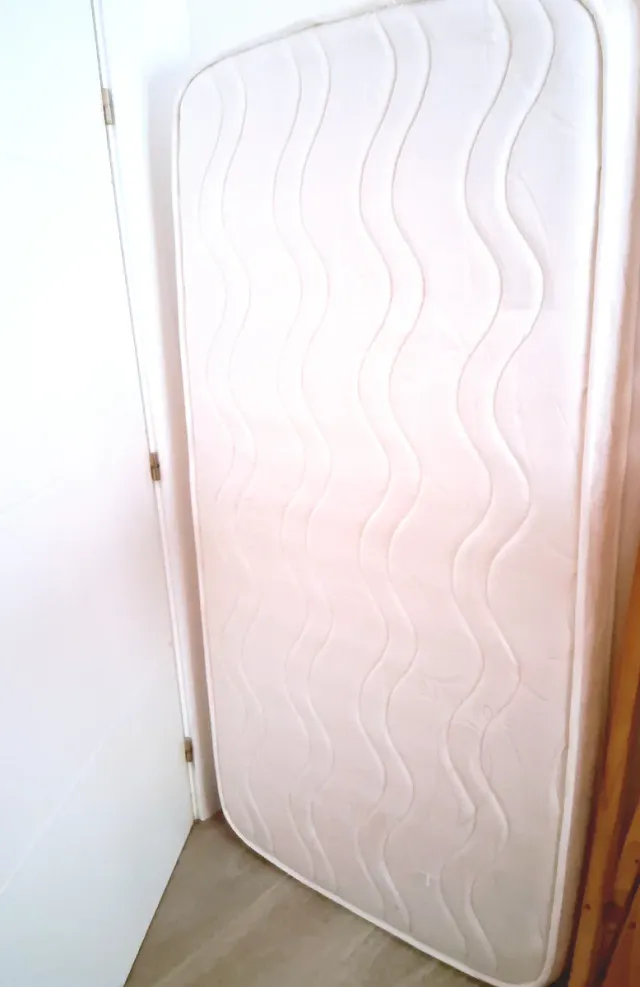 Cuna y cambiador IKEA madera natural