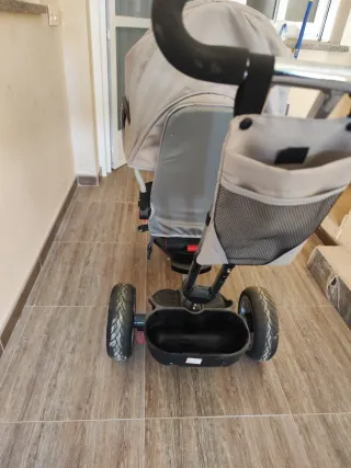 Triciclo infantil Lorelli