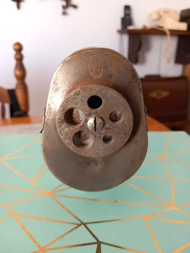 Sacapuntas antiguo El Casco