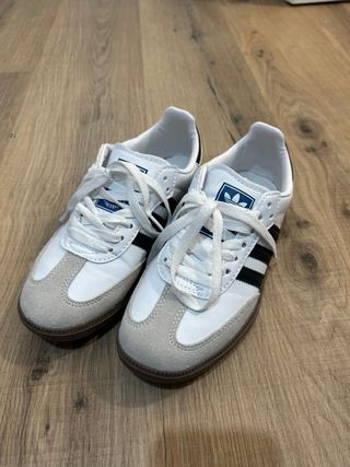 Zapatillas Adidas Blancas y Grises