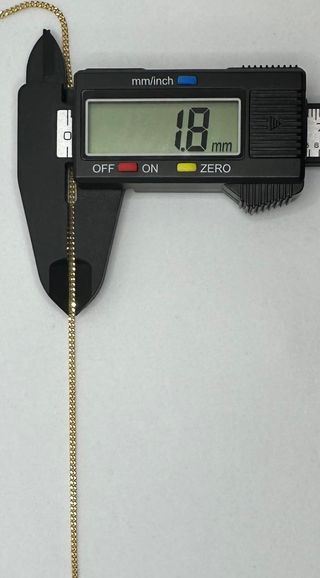 Cadena Alternada de oro de 18k, 5.68 g, 49.5 cm.