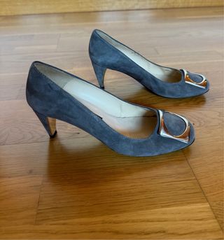 Zapatos tacón ante gris mujer Zara