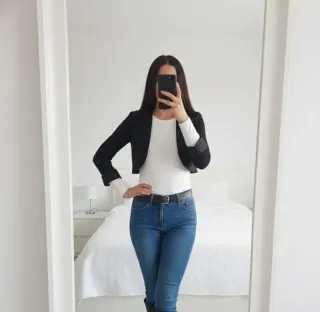 Chaqueta torera negra