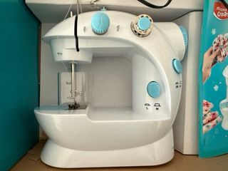 Mini Máquina de Coser Infantil