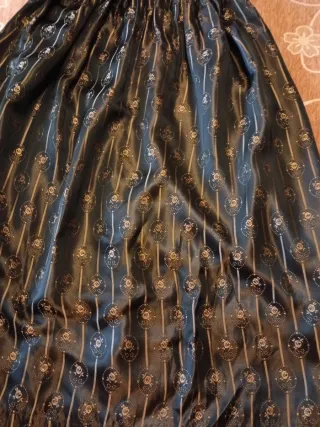 Falda Baturra Negra y Dorada 87cm de largo