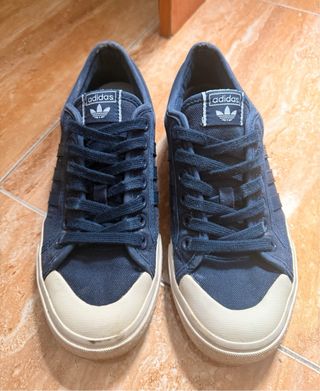 Zapatillas Adidas Azul Marino y Blanco