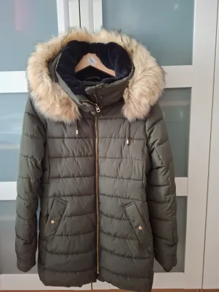 Abrigo plumífero Zara verde mujer