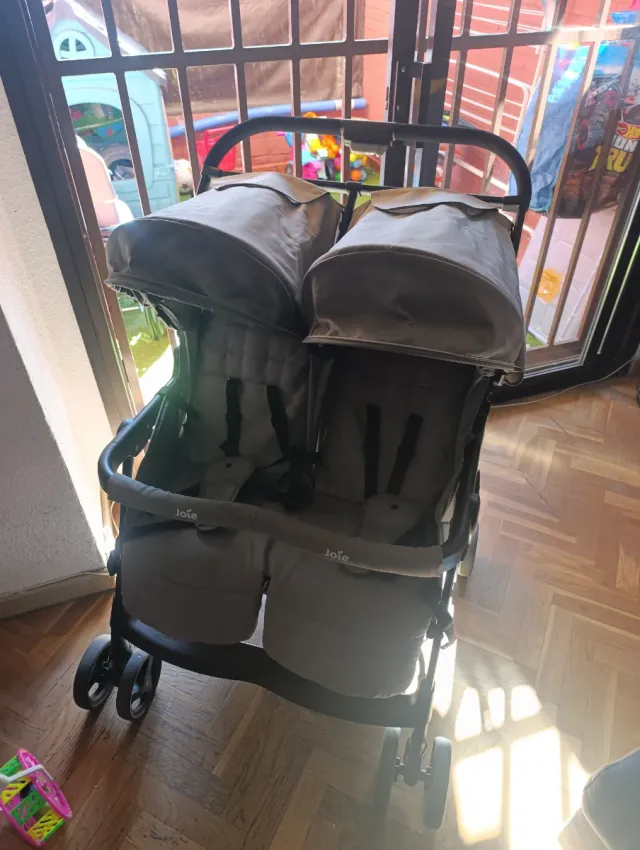 Silla de paseo gemelar Joie