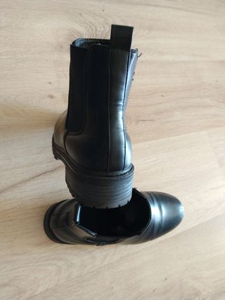 Botines negros talla 37