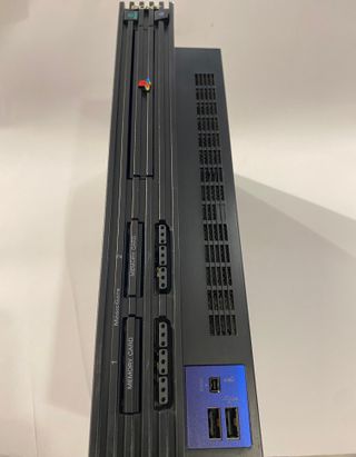PlayStation 2 Nera con giochi e accessori