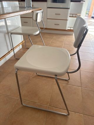 4 Sillas cocina vintage blancas y plateadas