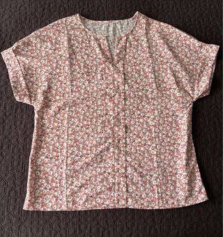Blusa floral talla M Nueva