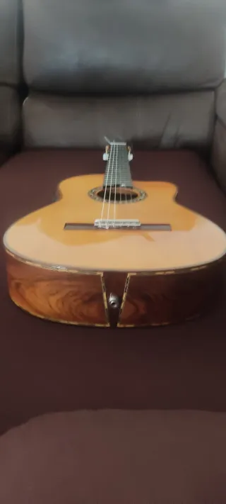 Guitarra RDV Rafa de Valeriano hijo Valeriano Bern