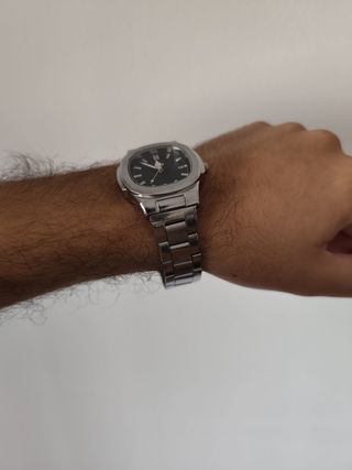 Reloj de vestir elegante
