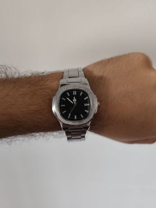 Reloj de vestir elegante