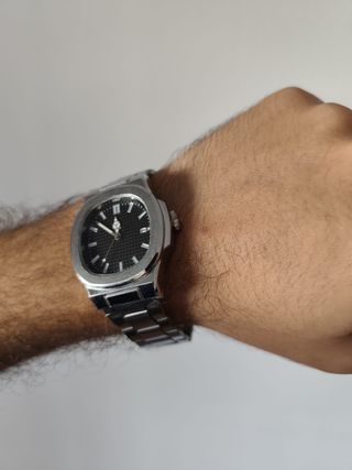 Reloj de vestir elegante
