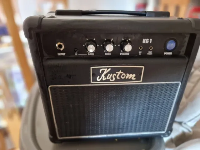 Guitarra Eléctrica Roja + Amplificador Kustom