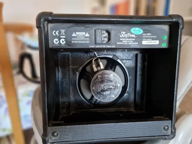 Guitarra Eléctrica Roja + Amplificador Kustom