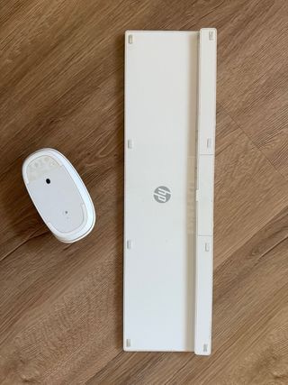Teclado y ratón HP inalámbricos blancos