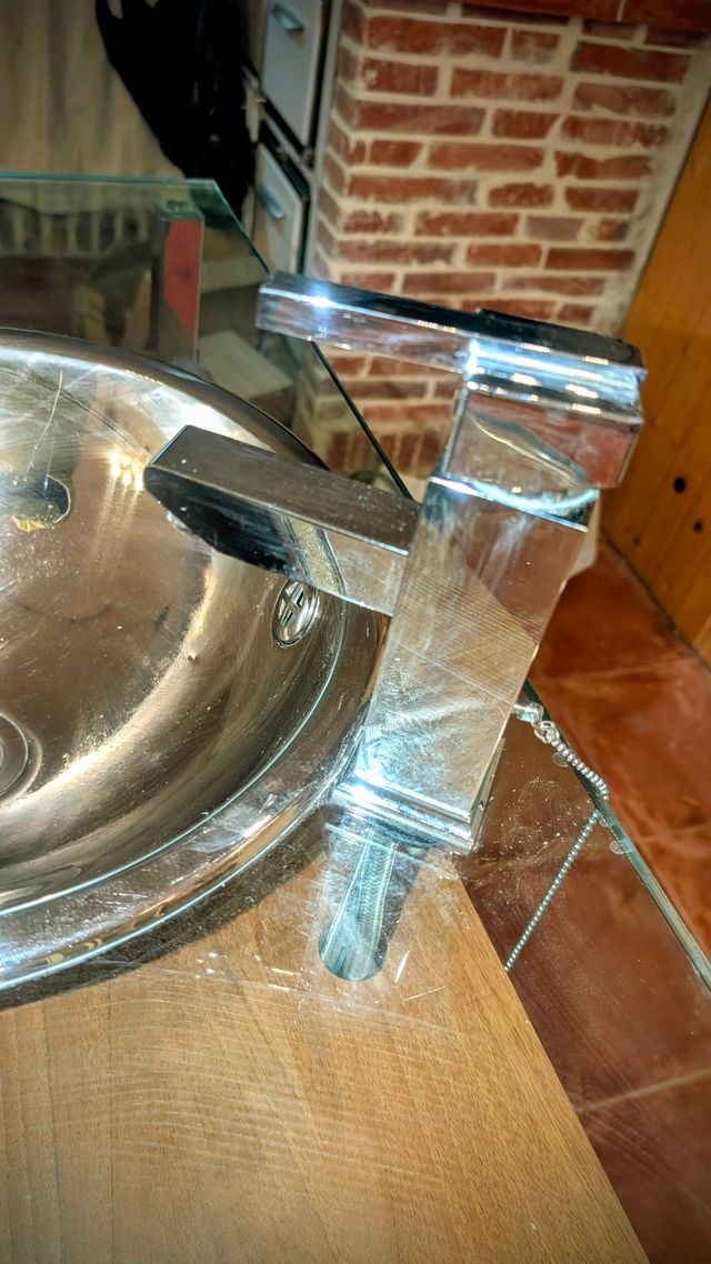 Mueble de baño madera, cristal y metal