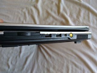 Portátil Fujitsu-Siemens Amilo M1451G / 1.86Ghz  