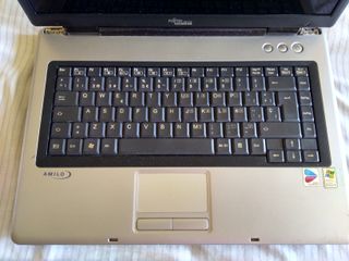 Portátil Fujitsu-Siemens Amilo M1451G / 1.86Ghz  