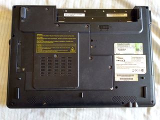 Portátil Fujitsu-Siemens Amilo M1451G / 1.86Ghz  