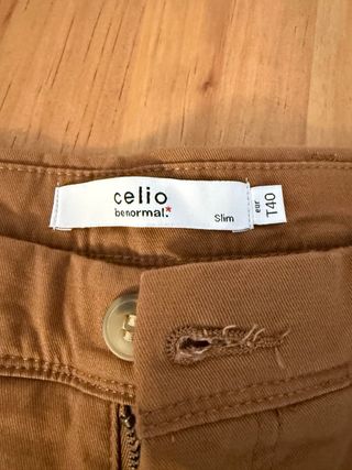 Pantalones marrones