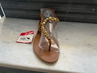 SIN ESTRENAR | Sandalia de goma marrones y doradas