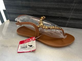 SIN ESTRENAR | Sandalia de goma marrones y doradas