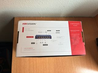 Switch PoE Hikvision 4 Puertos 10/100 + 2 Uplink
