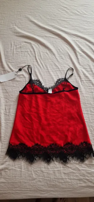Top donna rosso con pizzo nero
