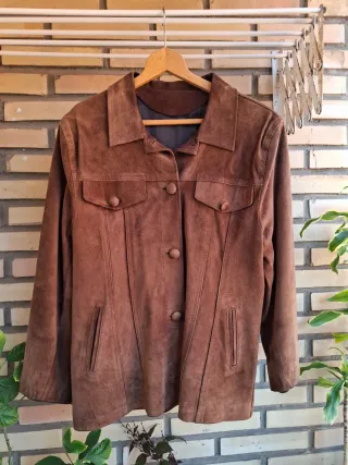 Chaqueta de piel marrón