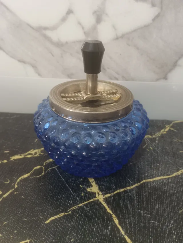 Dos objetos vintage: cenicero y cuenco