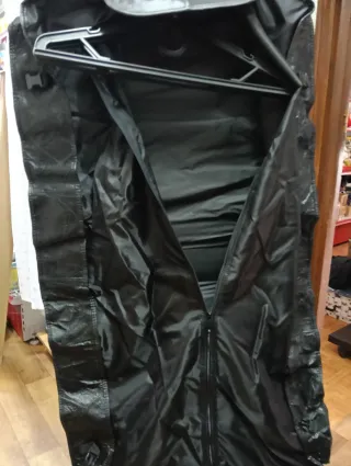 Porta trajes Piero Cardini polipiel negro