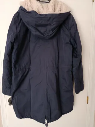 Parka azul Mango con capucha forrada