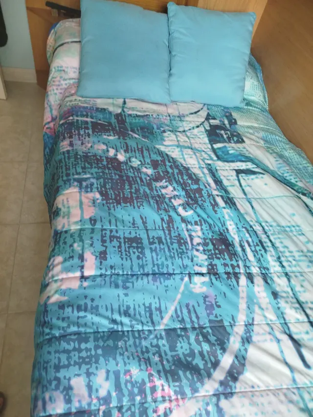 Colcha juvenil azul y rosa