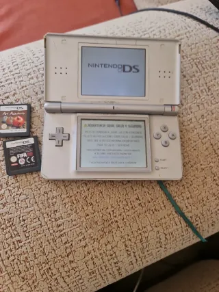 Nintendo DS Lite Plata precio negociable 