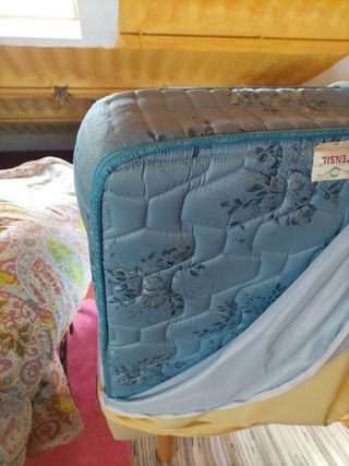 Somier 1.05x2m + Colchón. Regalo la almohada.