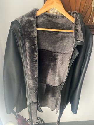 Abrigo de piel negro