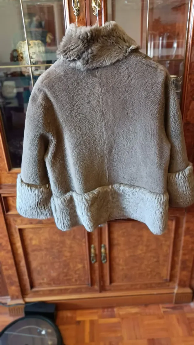 Piel reversible.Venta en persona . Precio NO negoc