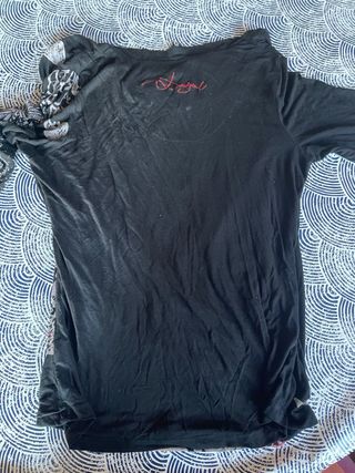 Camiseta Desigual floral negra y rosa