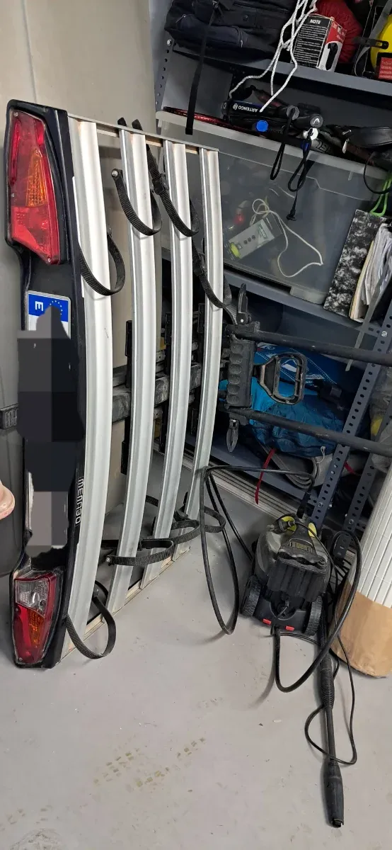 Portaequipajes Menabo Mizar y portabicis Alcor 4