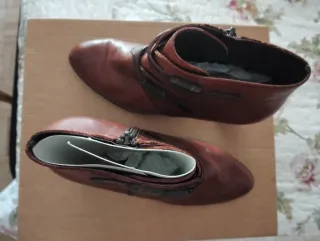 Botines de tacón marrones