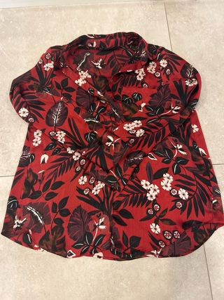 Camisa Zara granate floral fluida