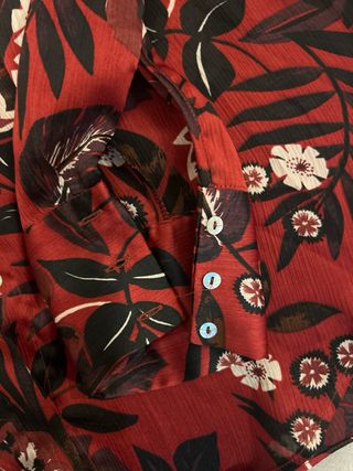 Camisa Zara granate floral fluida