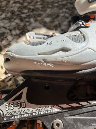 Patines en línea (rollerblade) con casco incluido