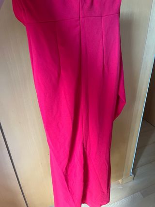 Vestido rojo largo con flor